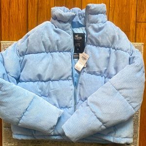 NWT Light Blue Corduroy Puffer. Hollister. Never worn. Size M.
